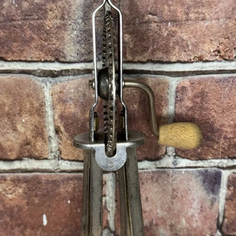 Vintage A&J EKCO Hand‎ Mixer Beater USA Wood Handle 1940s Manual Kitchen Retro